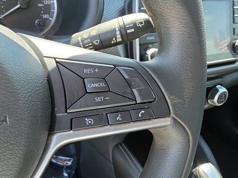 Used 2020 Nissan Kicks SV FWD image 29