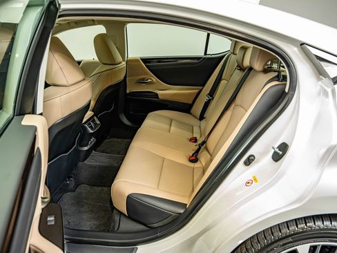 Used 2019 Lexus ES 350 w/ Premium Package FWD image 36
