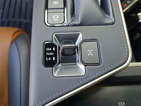 Used 2024 Lexus GX 550 image 24