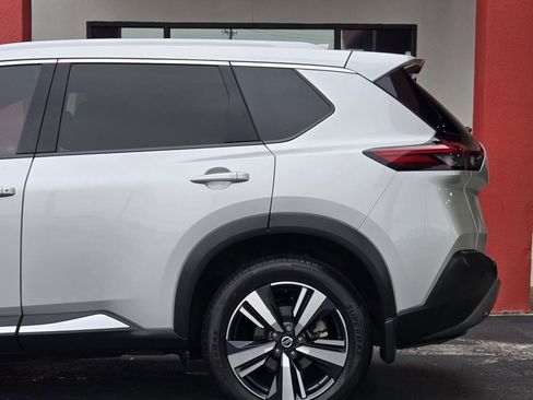 Used 2021 Nissan Rogue SL image 5