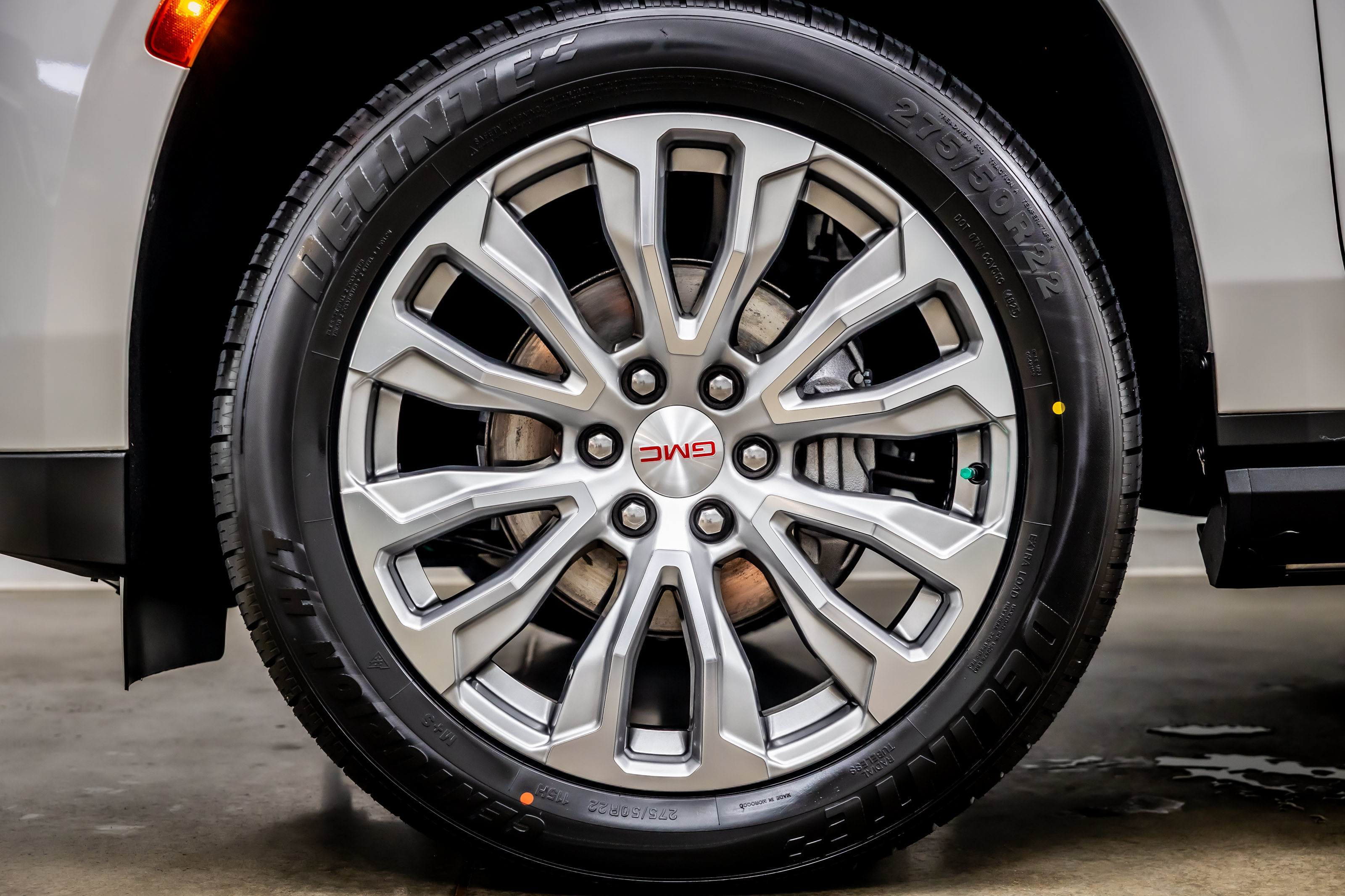 Used 2022 GMC Yukon XL Denali RWD image 35