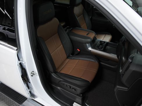 Used 2025 Chevrolet Silverado 2500 High Country w/ High Country Premium Package image 15