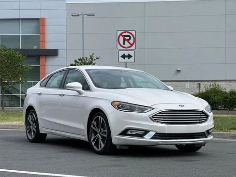 Used 2017 Ford Fusion Titanium AWD/4WD image 7