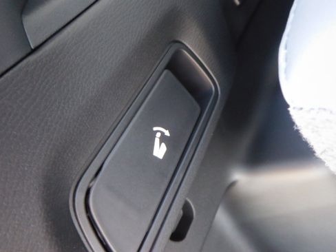 New 2025 Mitsubishi Outlander SE image 26