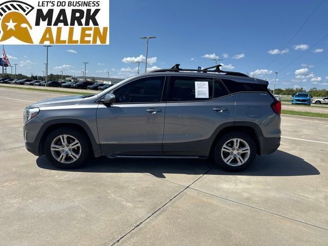 Used 2020 GMC Terrain SLE w/ Driver Convenience Package FWD image 3