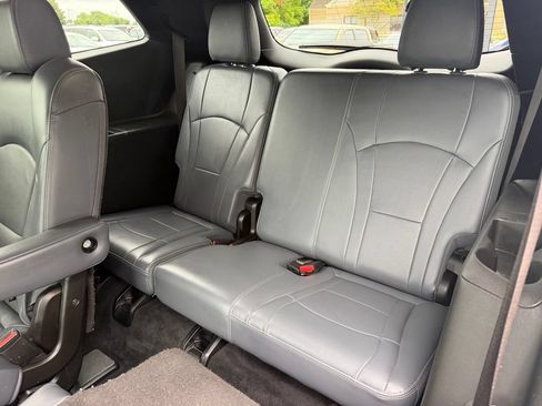 Used 2022 Buick Enclave Premium AWD/4WD image 10