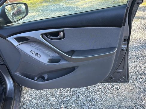 Used 2012 Hyundai Elantra GLS w/ Preferred Pkg 3 image 27