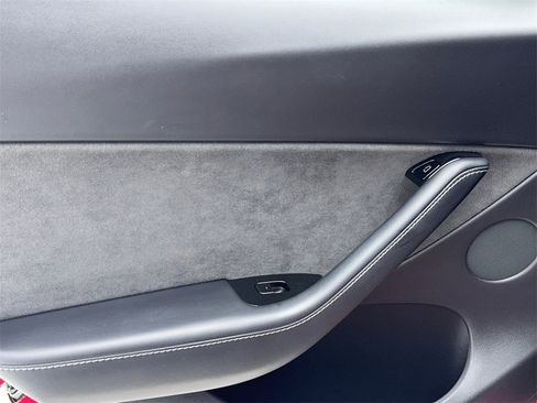 Used 2021 Tesla Model Y Long Range image 46