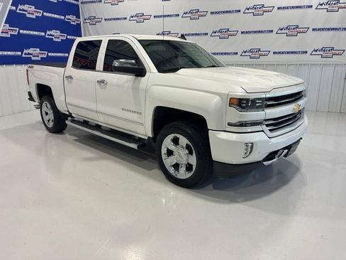 Used 2017 Chevrolet Silverado 1500 LTZ Z71 w/ LTZ Plus Package AWD/4WD image 9