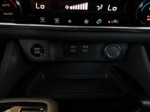 Used 2025 Nissan Rogue SV FWD image 25