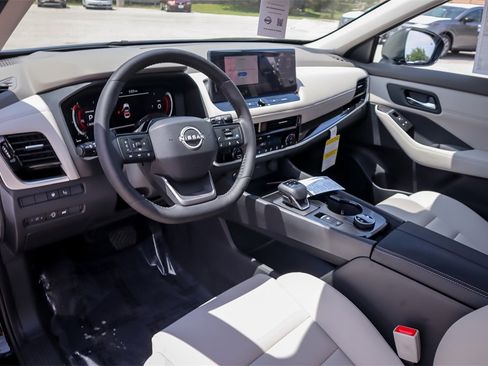 New 2025 Nissan Rogue SL w/ Tech Package image 8