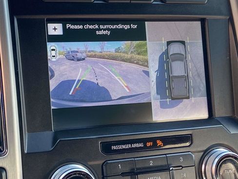 Used 2019 Ford F150 Platinum w/ Equipment Group 701A Luxury image 16