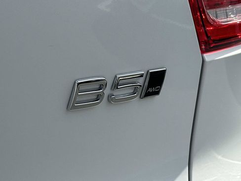 Certified 2025 Volvo XC40 B5 Ultra w/ Climate Package image 28