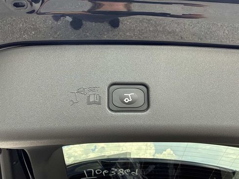 New 2026 Lincoln Nautilus Premier AWD/4WD image 12