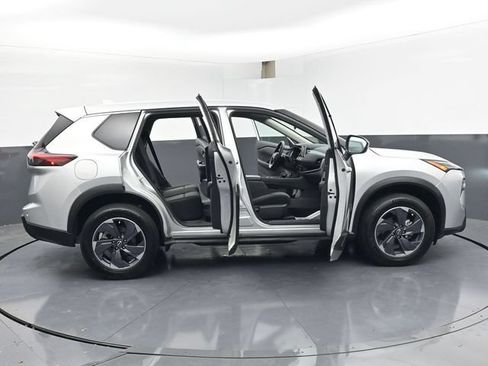 Used 2025 Nissan Rogue SV FWD image 50