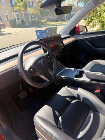 Used 2023 Tesla Model Y Long Range AWD/4WD image 3