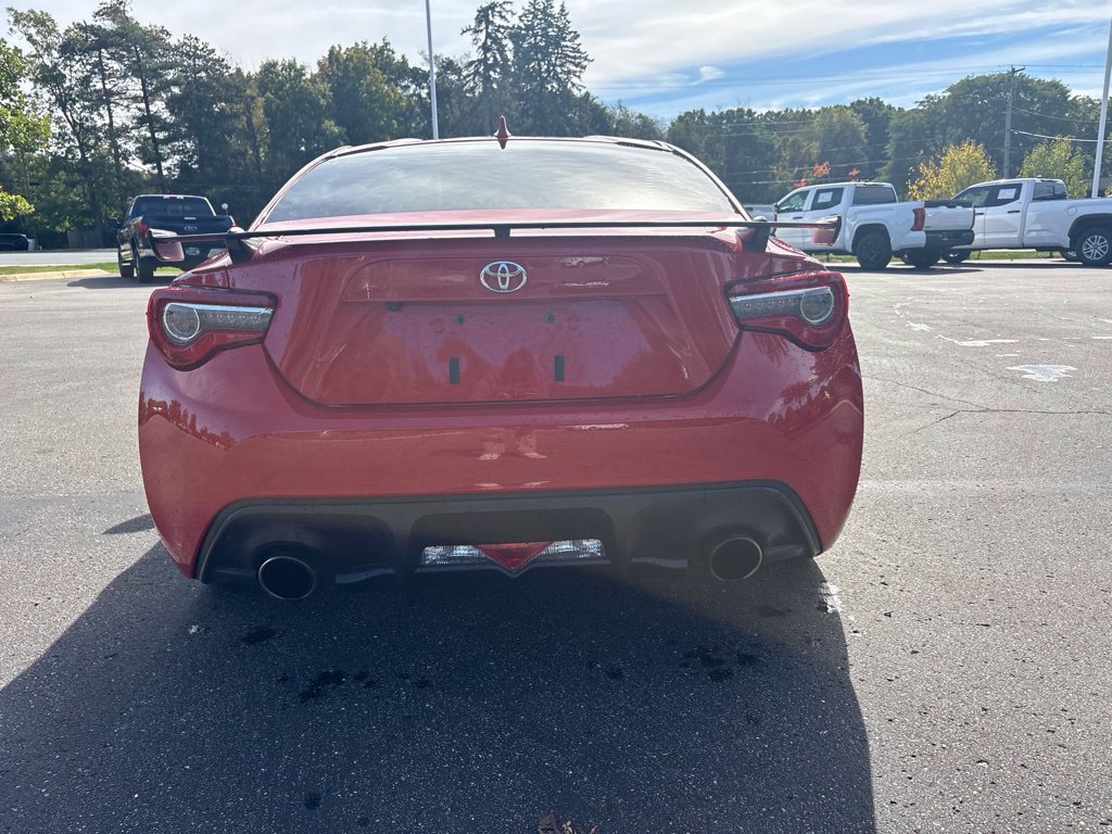 Used 2018 Toyota 86 RWD image 5