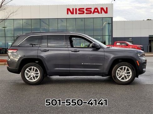 Used 2025 Jeep Grand Cherokee Laredo X image 3