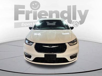 New 2026 Chrysler Pacifica Select