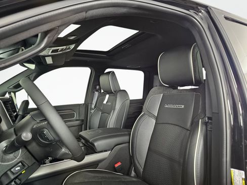 New 2026 RAM 2500 Laramie AWD/4WD image 23