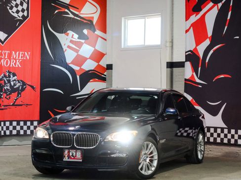 Used 2012 BMW 750i xDrive AWD/4WD image 1