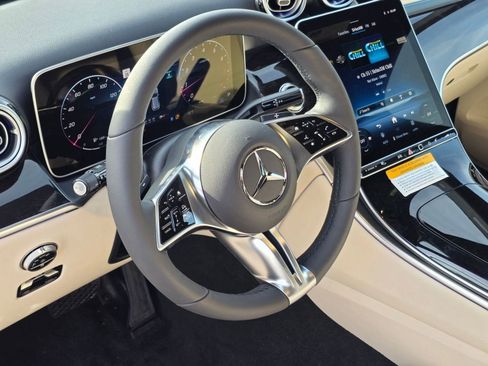 Used 2026 Mercedes-Benz GLC 300 4MATIC image 4