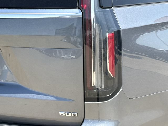 Used 2022 Cadillac Escalade Premium Luxury Platinum w/ Heavy-Duty Trailer Package AWD/4WD image 8