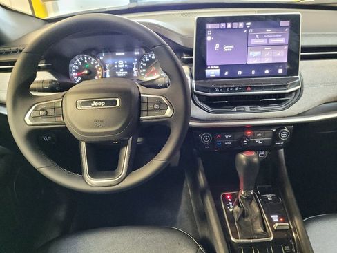 Used 2024 Jeep Compass Latitude w/ Sun and Sound Group AWD/4WD image 22