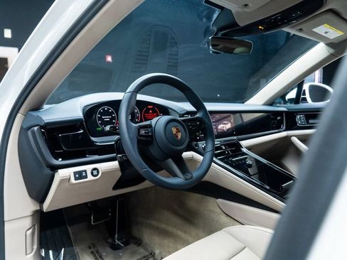 Used 2025 Porsche Panamera w/ Premium Package RWD image 27