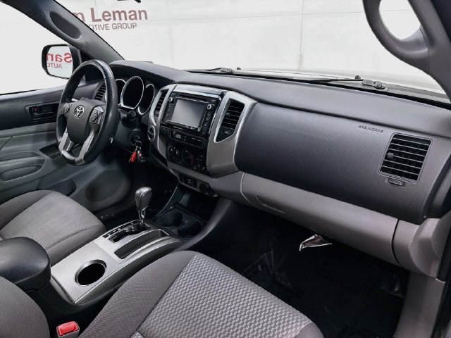 Used 2014 Toyota Tacoma 4x4 Double Cab w/ SR5 Package image 26