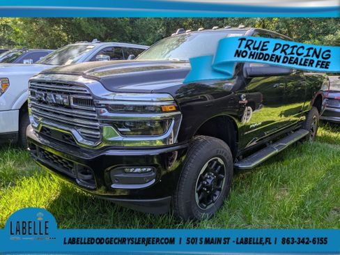Used 2026 RAM 2500 Laramie AWD/4WD image 2