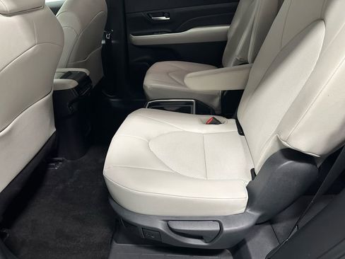 Used 2025 Toyota Grand Highlander AWD image 46