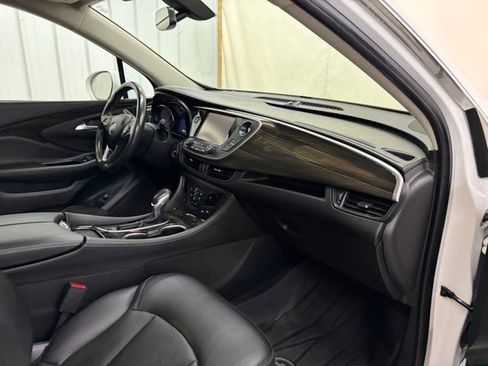 Used 2020 Buick Envision Essence FWD image 24