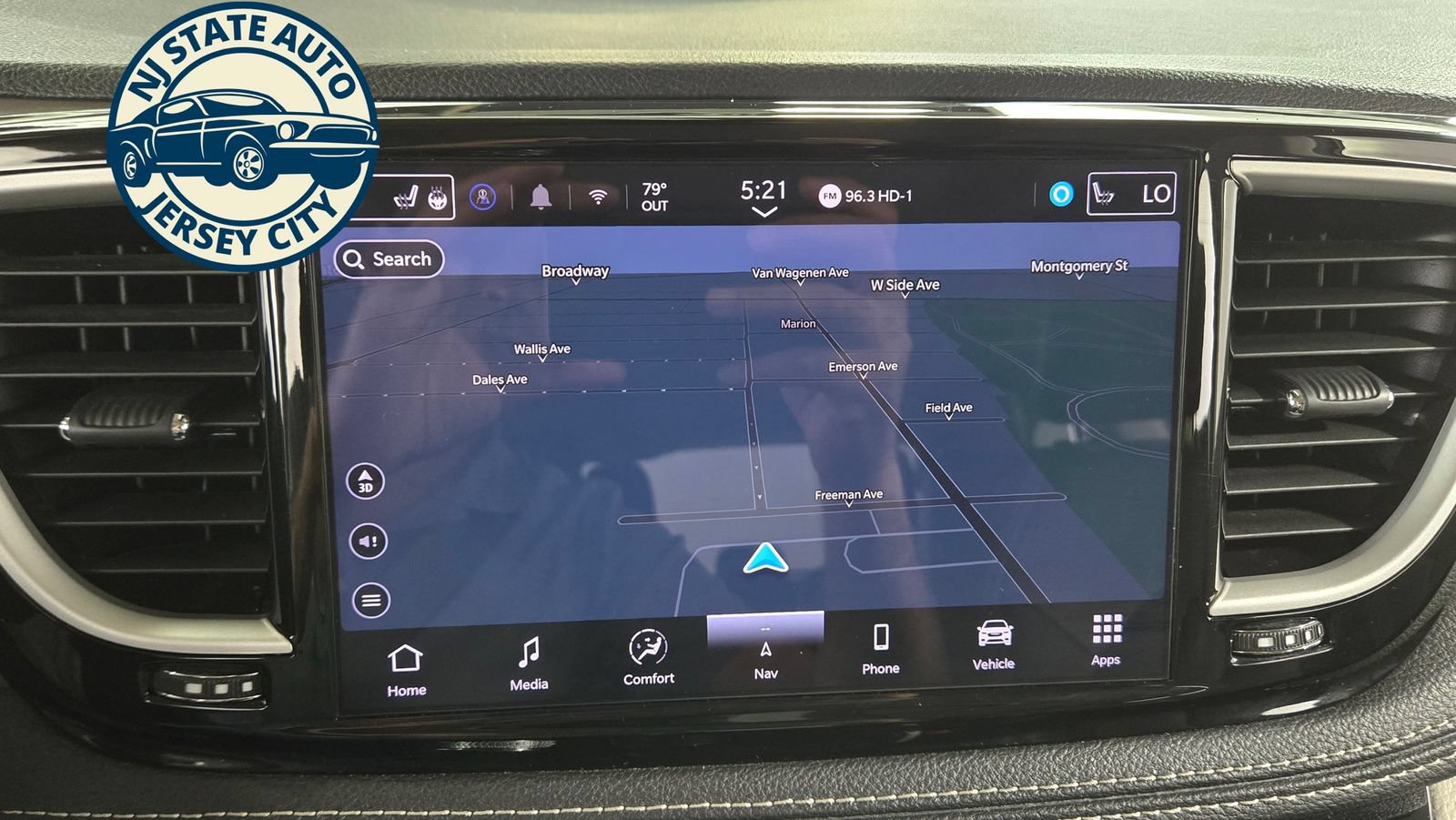 Used 2024 Chrysler Pacifica Limited FWD image 14