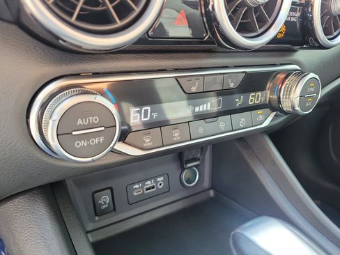 Certified 2024 Nissan Sentra SR FWD image 27