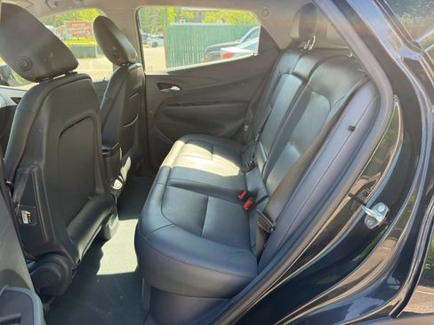 Used 2019 Chevrolet Bolt Premier w/ Infotainment Package FWD image 19