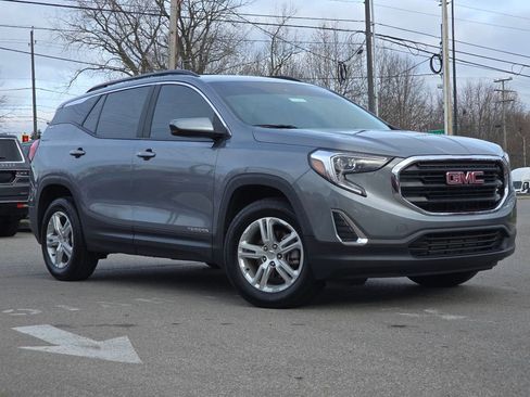 Used 2021 GMC Terrain SLE w/ Driver Convenience Package image 2