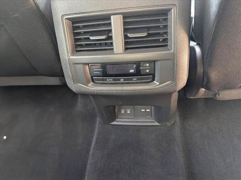 Used 2023 Volkswagen Atlas SE FWD image 16