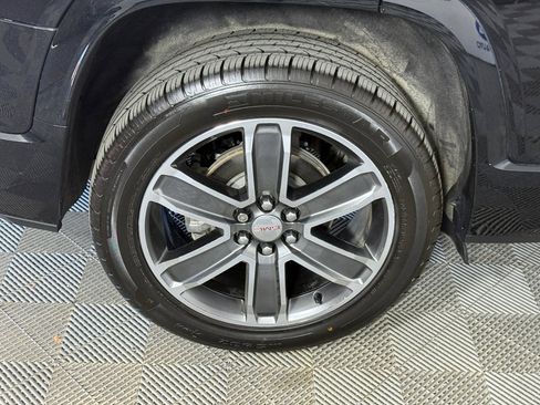 Used 2019 GMC Acadia Denali w/ Technology Package image 4