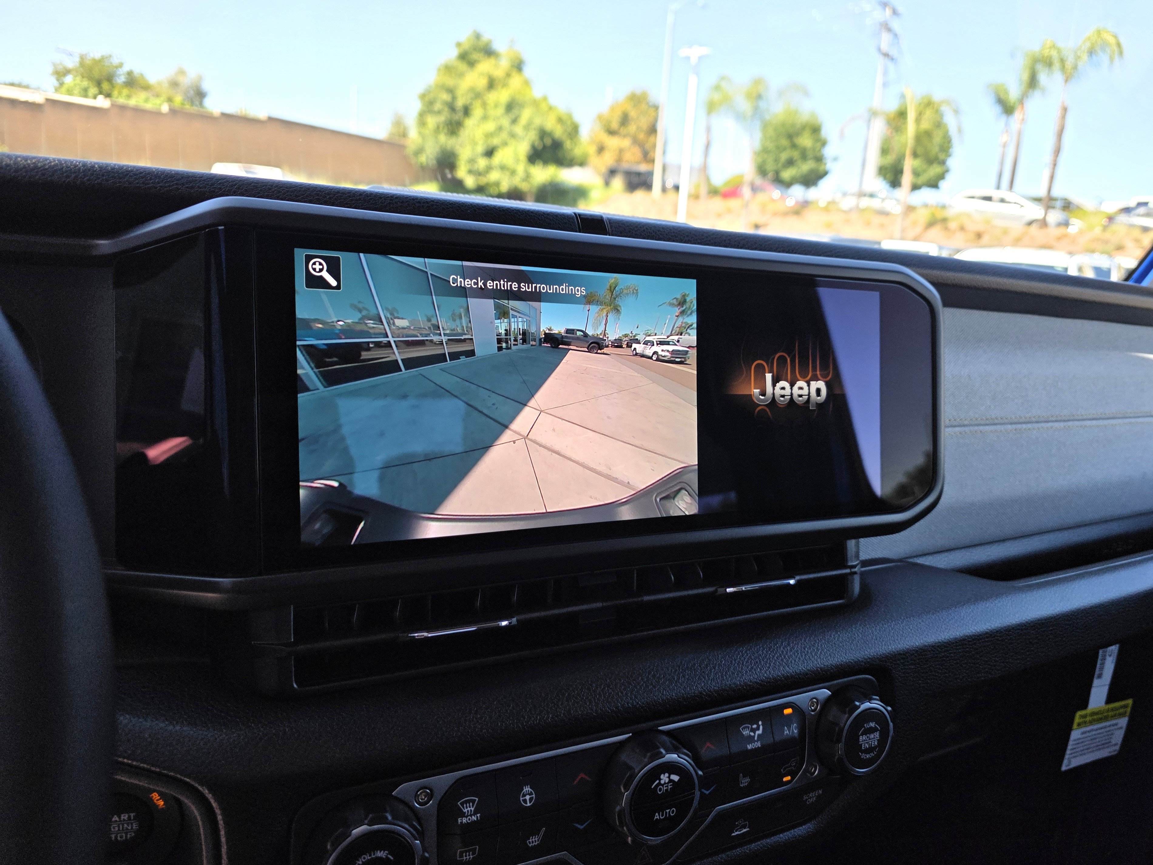 New 2025 Jeep Gladiator Sport AWD/4WD image 18