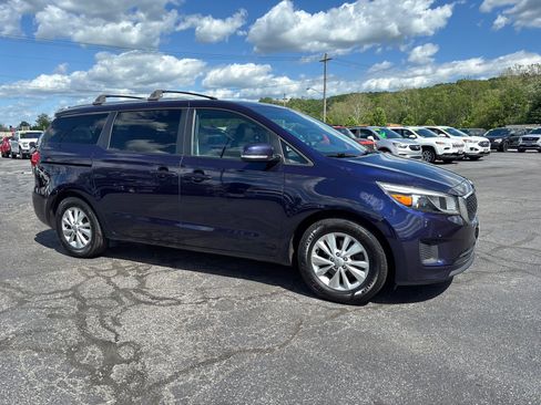 Used 2018 Kia Sedona LX w/ LX Essentials Premium Package FWD image 1