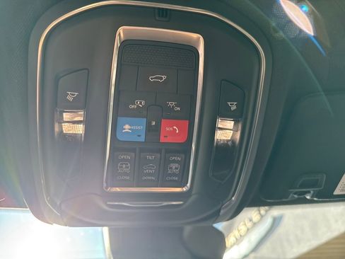 New 2026 Jeep Grand Cherokee Limited w/ Limited Altitude Package image 33