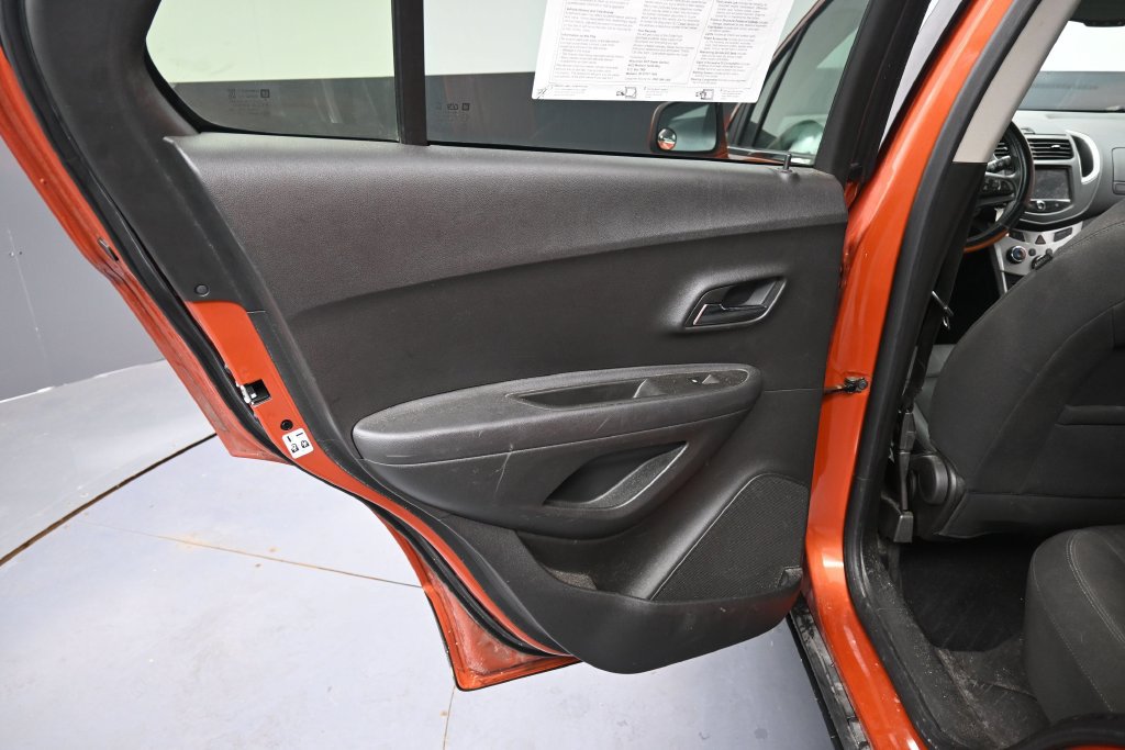 Used 2016 Chevrolet Trax LT FWD image 23
