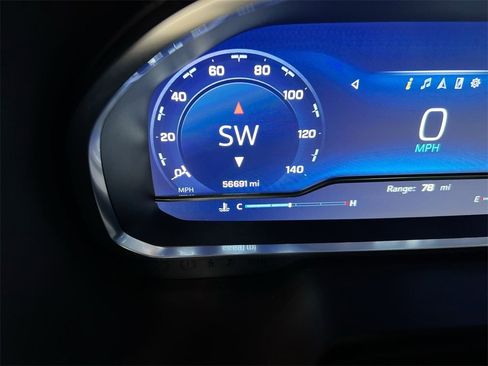 Used 2023 Chevrolet Tahoe Z71 w/ Luxury Package image 12