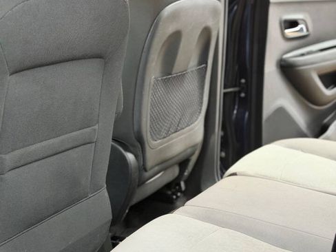 Used 2018 Chevrolet Trax LS w/ LPO, Cargo Package FWD image 9