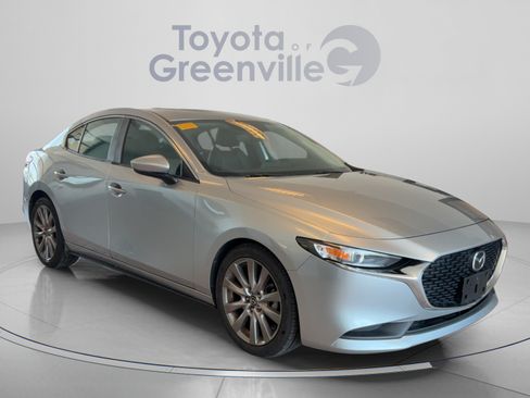 Used 2020 MAZDA MAZDA3 Sedan w/ Select Package FWD image 8
