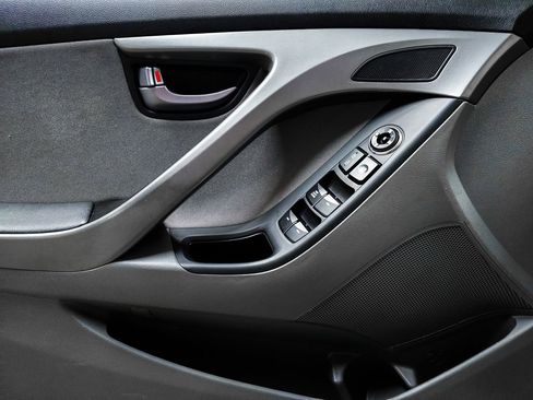 Used 2014 Hyundai Elantra SE w/ Option Group 02 image 17