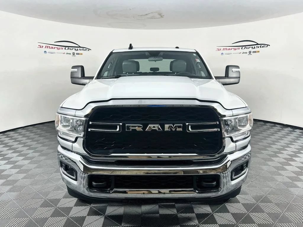 Used 2023 RAM 3500 Tradesman w/ Chrome Appearance Group AWD/4WD image 3