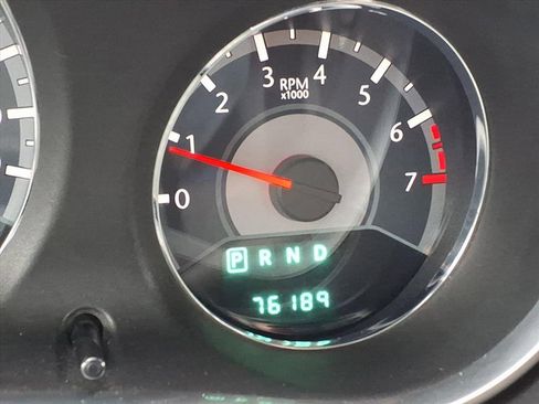 Used 2011 Chrysler 200 Touring image 25