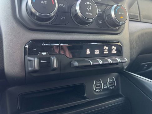 Used 2020 RAM 1500 Big Horn image 25